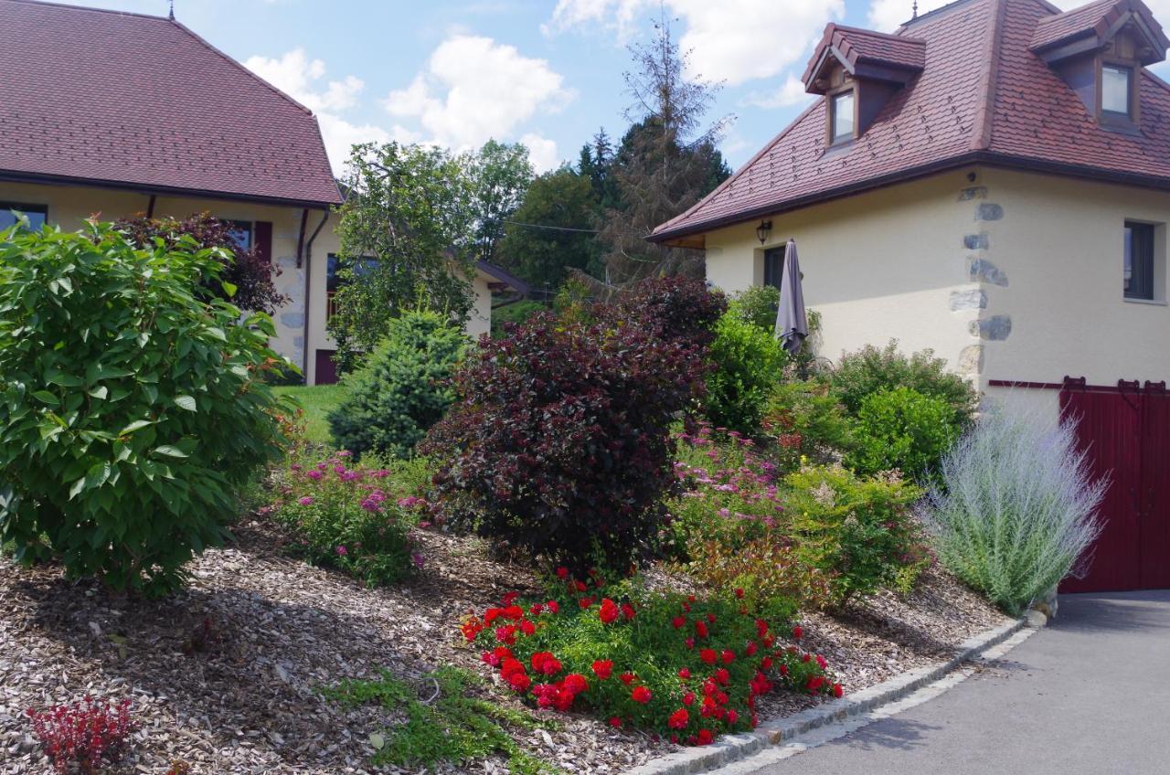 Bed and Breakfast Le Paon Bleu Annecy Poisy Exterior foto