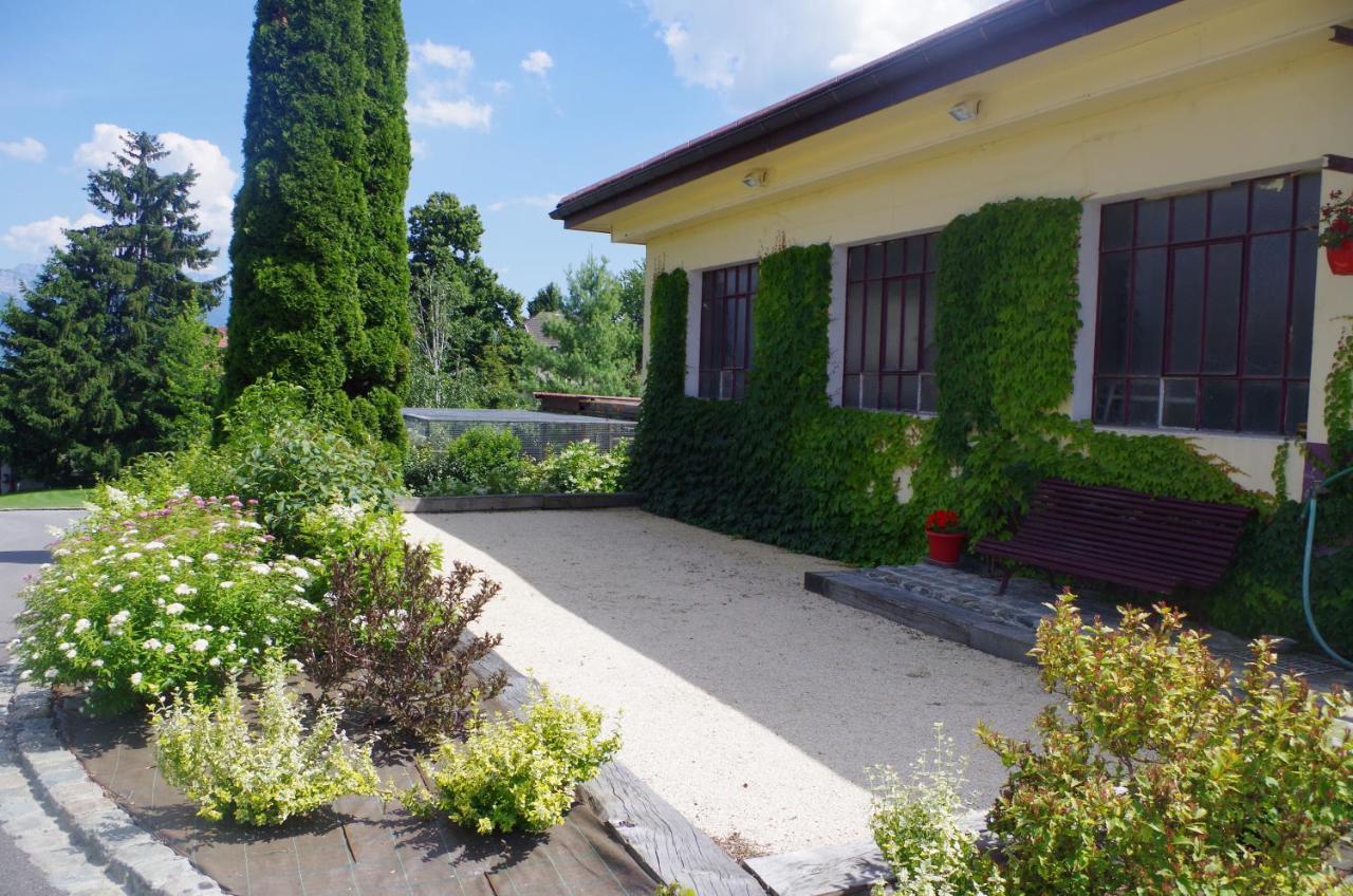 Bed and Breakfast Le Paon Bleu Annecy Poisy Exterior foto
