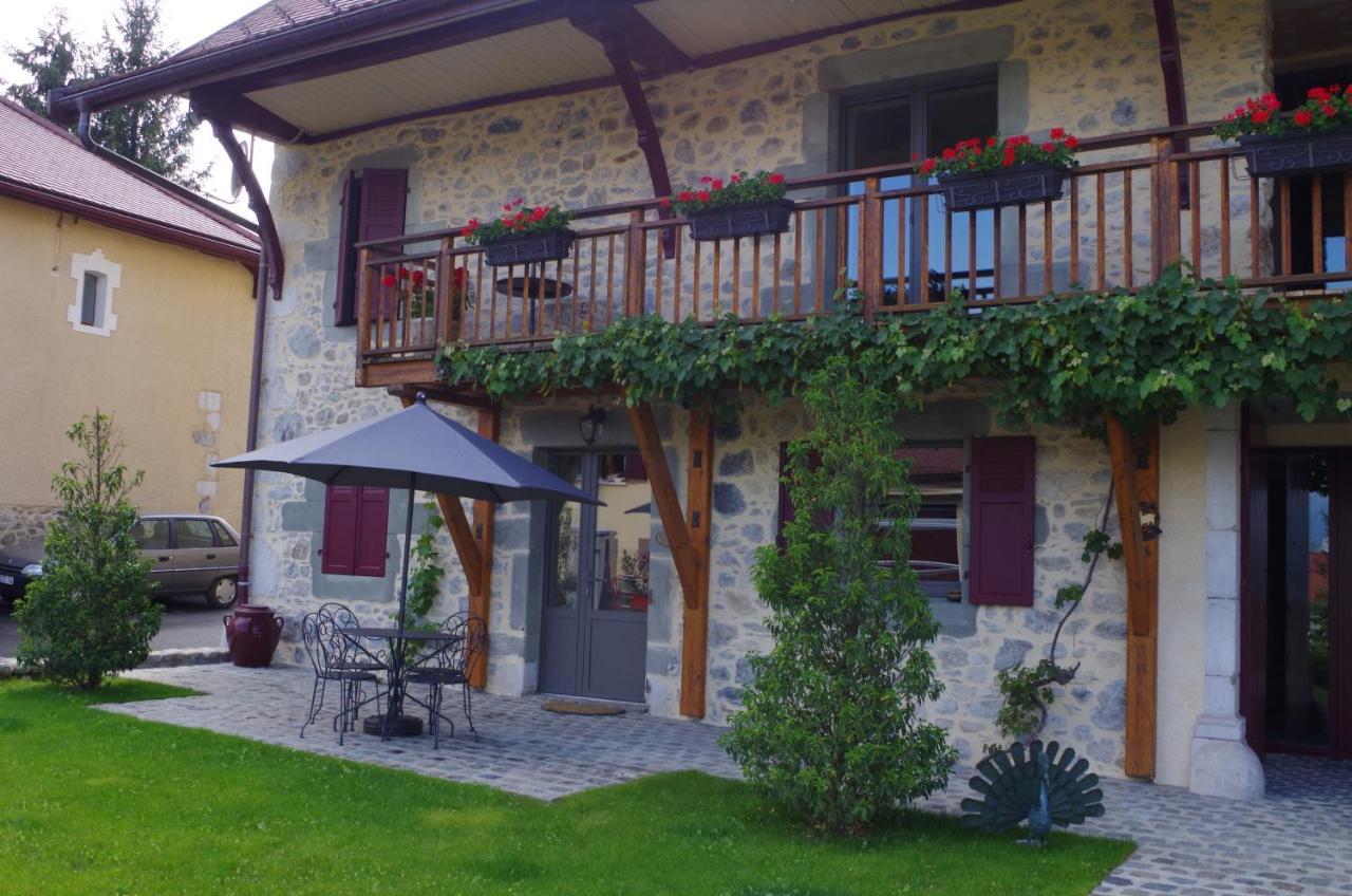 Bed and Breakfast Le Paon Bleu Poisy Exterior foto